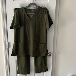 Grey’s Anatomy 2 piece olive green scrubs